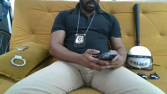 POLICEOFFICERTONY live XXX chat