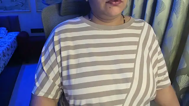 tarivishu11's Live XXX Chat