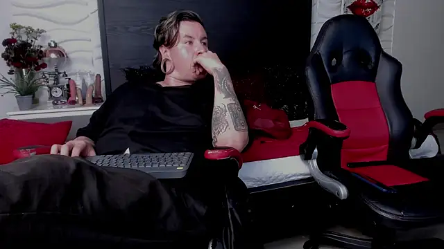 inkedsinners_ live XXX chat