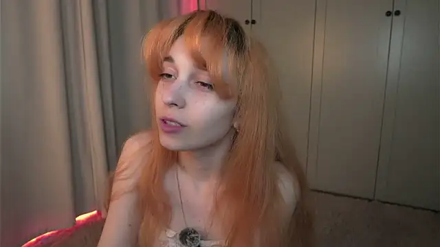 XXX chat uživo modela tgirlfoxy