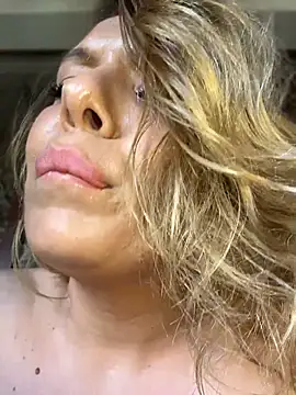 XXX chat uživo modela KrisKkiki