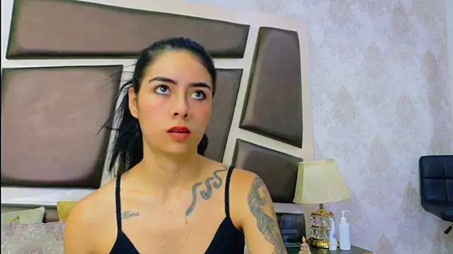 NicoleEsposito Adlı Modelin Canlı XXX Sohbeti
