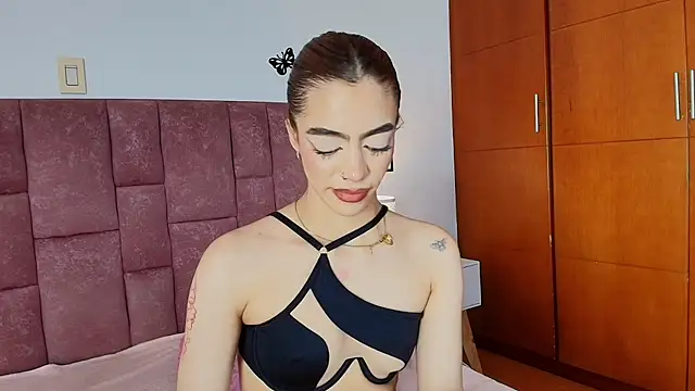 Violetta_Ficher Adlı Modelin Canlı XXX Sohbeti