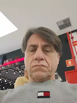 Juanpaulo1937 Show in webcam