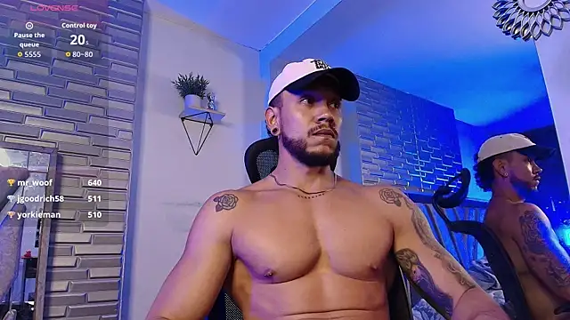 ARON_TAYLER01 live XXX chat