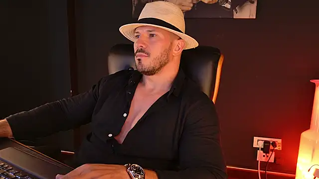 AngeloEric Adlı Modelin Canlı XXX Sohbeti
