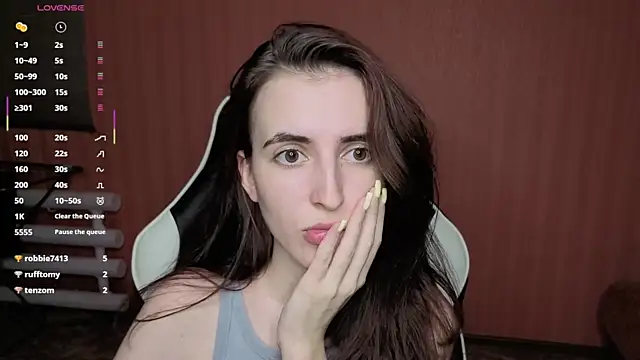 צ'אט XXX בשידור חי של reaissss