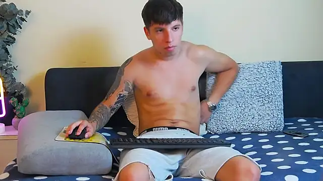 Živý XXX chat ThomasEdisonn