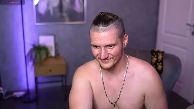 Živý XXX chat Alex_Wilde