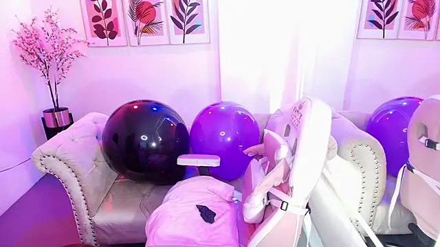 Maddie_T18's Live XXX Chat