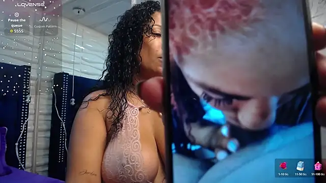 Chatroom XXX en direct de SalmaTits