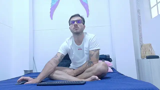Živý XXX chat Santhiago_Jonnes
