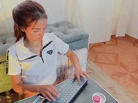 Aura_moons Chat XXX live