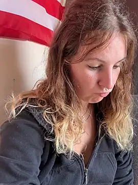 XXX chat uživo modela LillyFlowerson