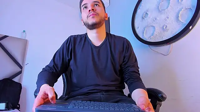 mike_257 Chat XXX live