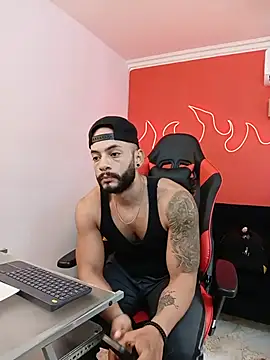 צ'אט XXX בשידור חי של Mike_savage3
