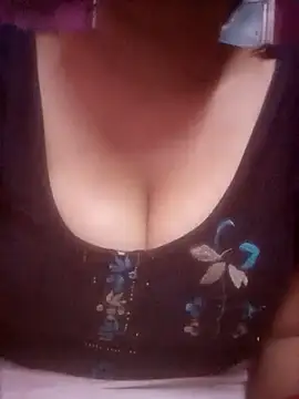 צ'אט XXX בשידור חי של TINASONI