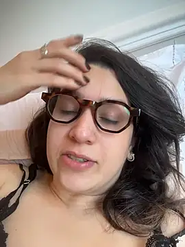 Chat +18 de amooraaamoon ao vivo
