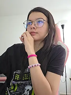 Chat +18 de azumiichan ao vivo