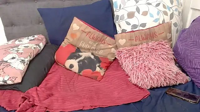 CurveyChocClitX5 Chat XXX live