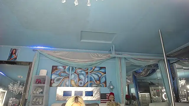 Онлайн чат XXX ADRIANNA_FOX