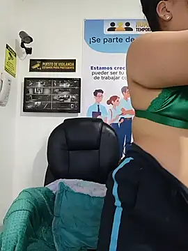 Chat +18 de MAYE__13 ao vivo