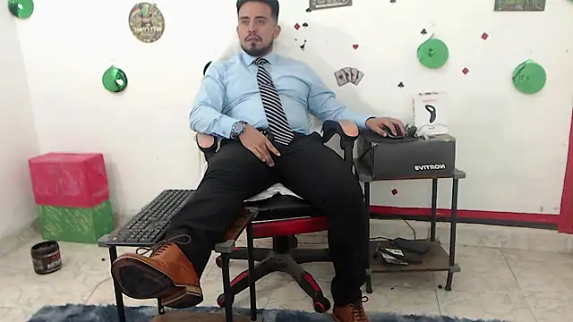 دردشة KalethBigDick الجنسية المباشرة