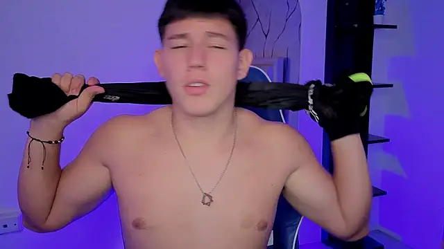 JamesCr_ Live XXX-Chat