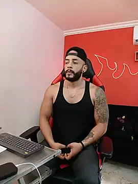 צ'אט XXX בשידור חי של Mike_savage3
