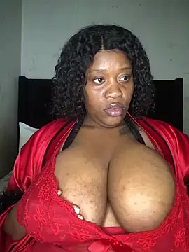 BigJugsCandyxx's Live XXX Chat