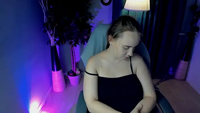 Lika_0ne Chat XXX in diretta