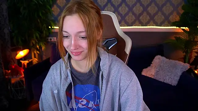 LizzaMoonn Chat XXX live