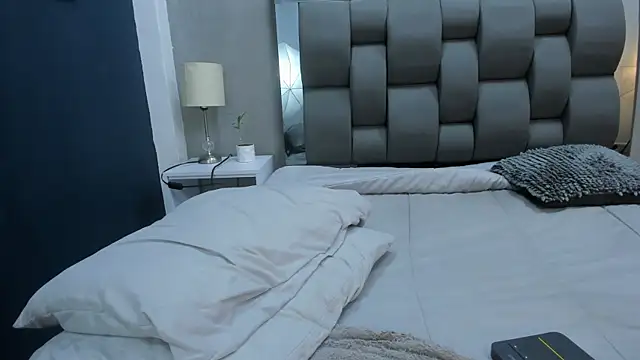 Chat +18 de Charlie___Musk ao vivo