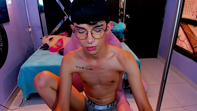 Chat XXX en directo de LiamHeatx