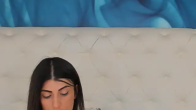 SkinnyDolly's Live XXX Chat