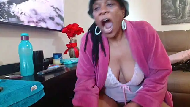 צ'אט XXX בשידור חי של Hotcougar