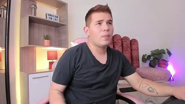 AdrianLust Live XXX-chat
