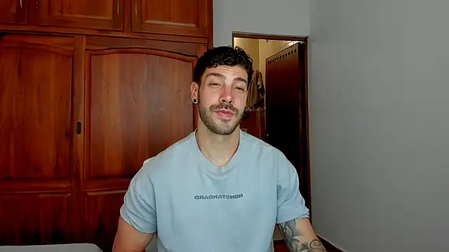 Guyinthemountain লাইভ XXX চ্যাট