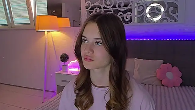 دردشة LuisaClover الجنسية المباشرة