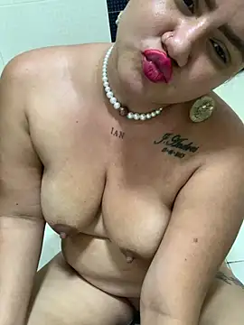 Ava_rosse Chat XXX in diretta