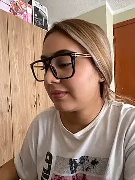 Czat XXX na żywo – Miabonnett_