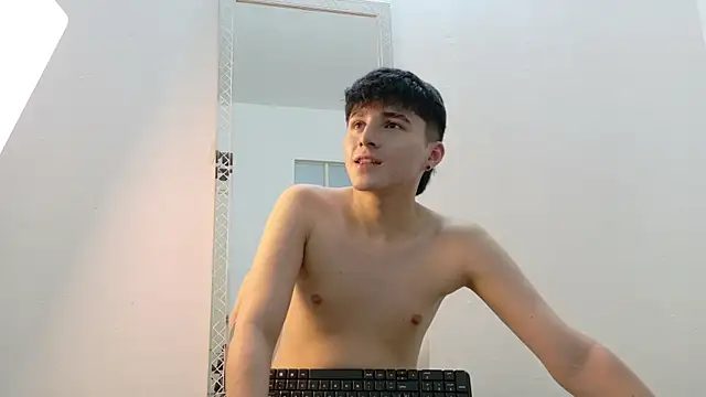 Chatroom XXX en direct de LunayDream