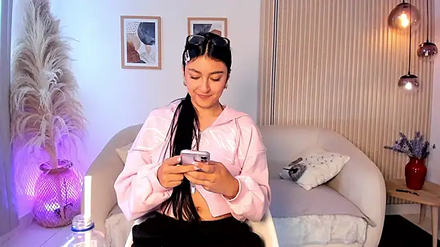 XXX chat uživo modela Bella_rochee