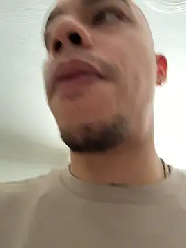 AlphaMasterXxx Chat XXX in diretta