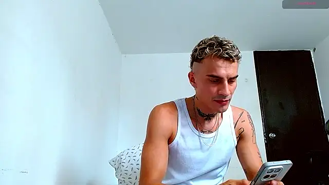 bray_hotboy777 Webcam-Show