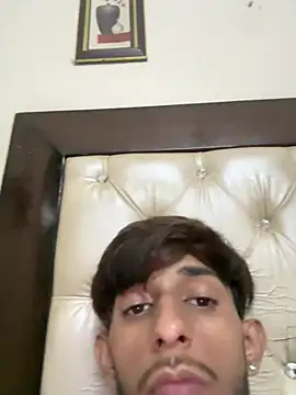 ronnnnn718 Pertunjukan Webcam