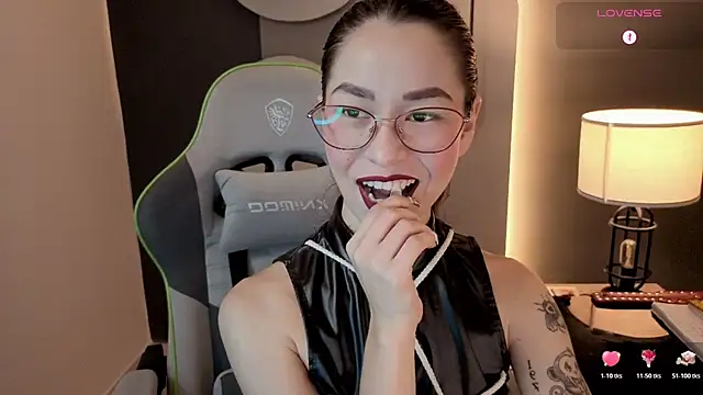 rosse_98_'s Live XXX Chat