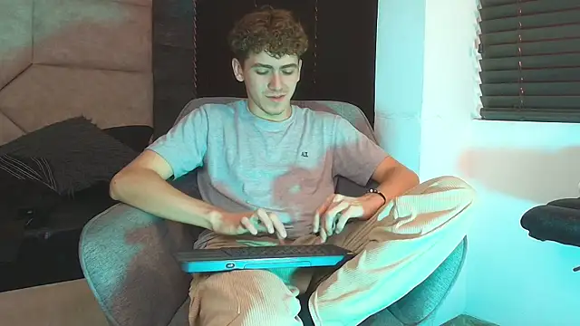 Czat XXX na żywo – Tyler_Mcrey