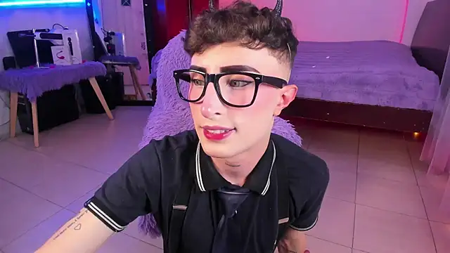 SebastianHiltonのライブXXXチャット