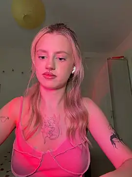 blondiedoll élő XXX-chatje